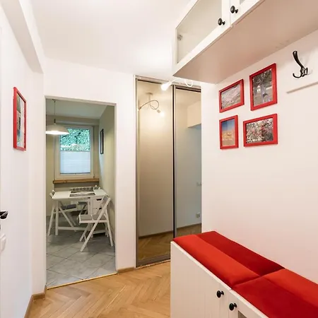 Royal Route Marvelous By Bookinghost * Βαρσοβία